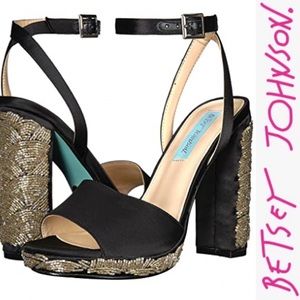 Betsey Johnson Carin Platform Pump